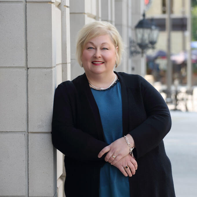 AnnD_color ann d'acquisto team leader, senior associate